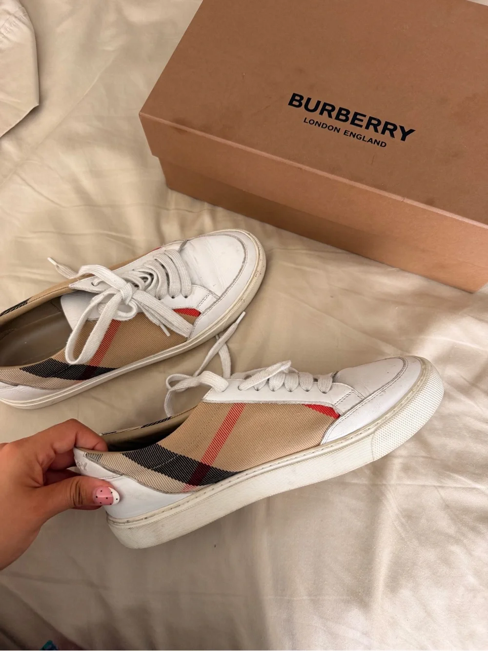 Burberry Women's White and Beige Vintage Check Low-Top Sneakers